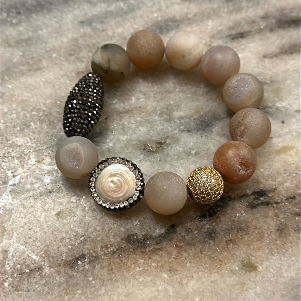 Glass beads with mirrored accent beads
